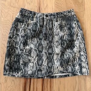 ZARA | Z1975 Snakeskin Print Mini Skirt Size S